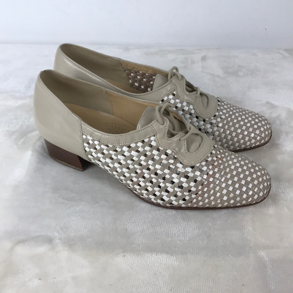 Elegant Beige Lace-Up Women's Shoes made in France